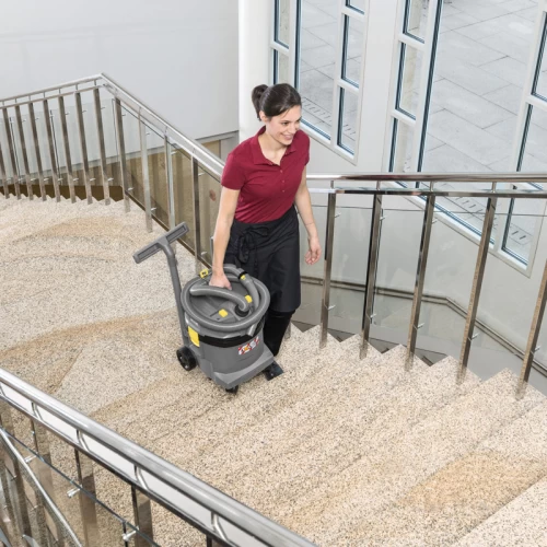 Пылесос влажной и сухой уборки Karcher NT 22/1 Ap L