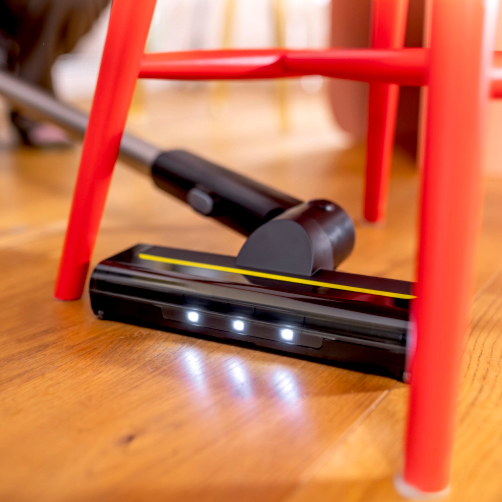 Аккумуляторный пылесос VCS 3 Nano — Поворотный шарнир 180° и LED-подсветка